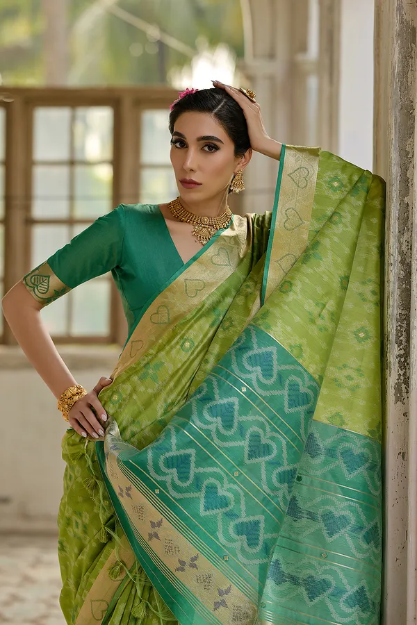 Pista_Raw_Silk_Saree_With_Blouse_Piece_For_Women