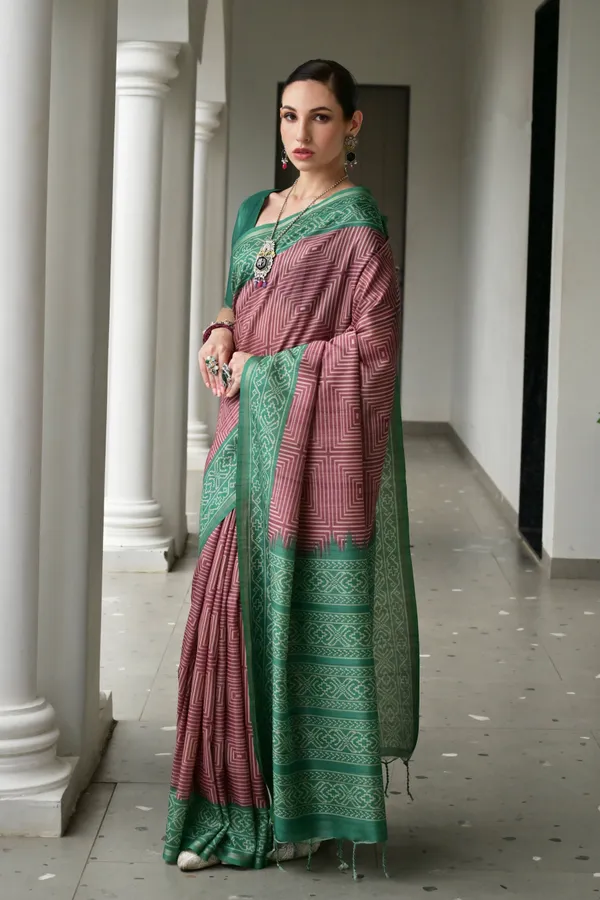 Geometry_Printed_Saree_with_Contrast_Ikkat_Pallu_and_Border_and_Solid_Blouse