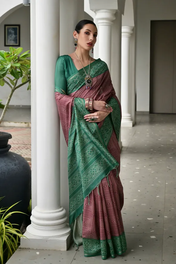 Geometry_Printed_Saree_with_Contrast_Ikkat_Pallu_and_Border_and_Solid_Blouse