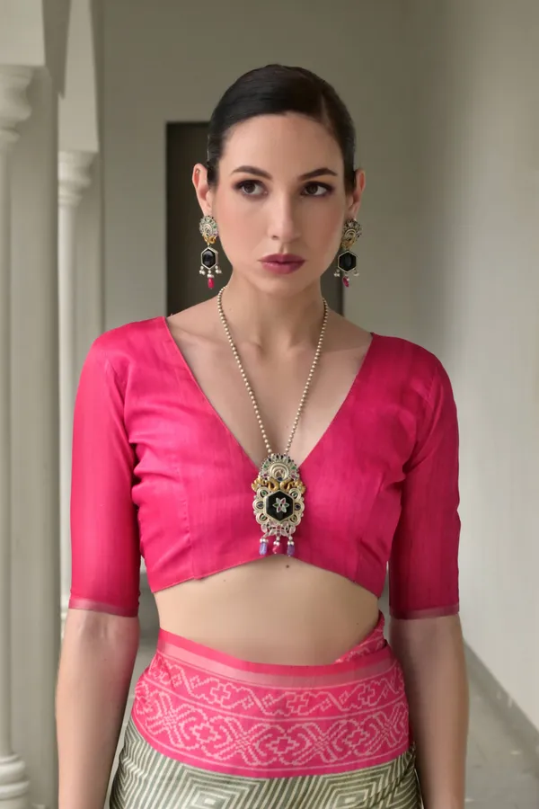 Geometry_Printed_Saree_with_Contrast_Ikkat_Pallu_and_Border_and_Solid_Blouse