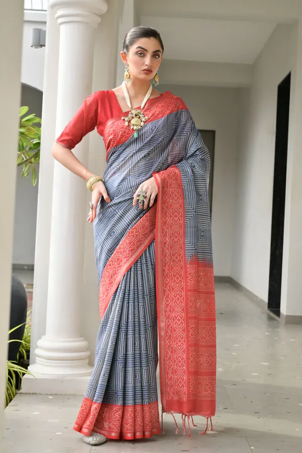 Geometry_Printed_Saree_with_Contrast_Ikkat_Pallu_and_Border_and_Solid_Blouse