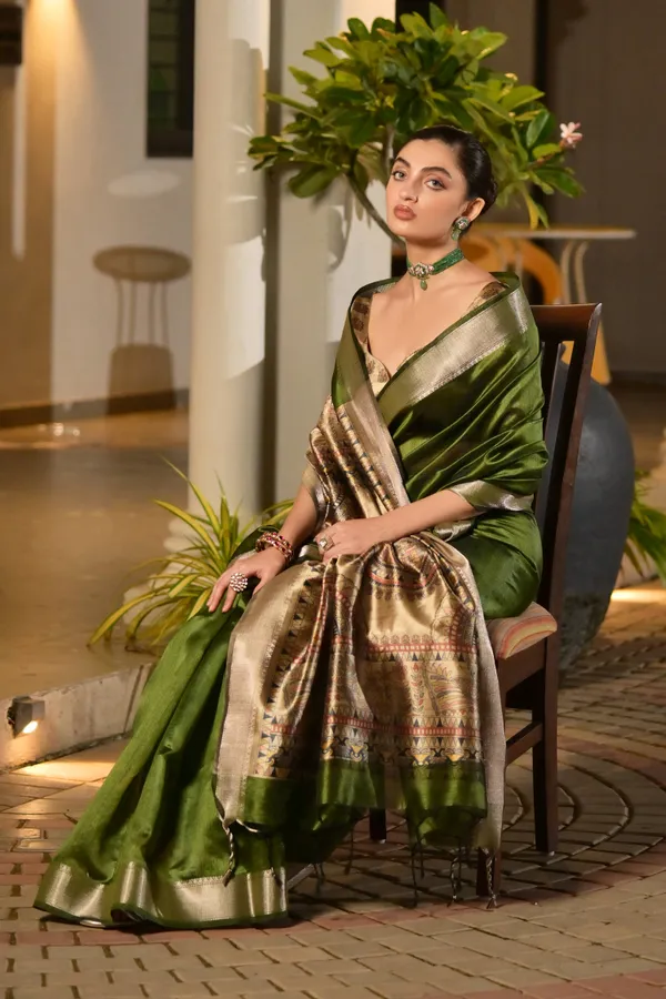 Soft_Tussar_Silk_Solid_Color_Zari_Border_Saree_with_Colourfull_Kalamkari_Print_Pallu_and_Blouse