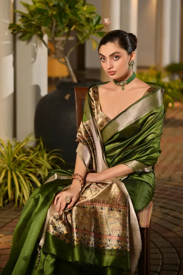 Soft_Tussar_Silk_Solid_Color_Zari_Border_Saree_with_Colourfull_Kalamkari_Print_Pallu_and_Blouse