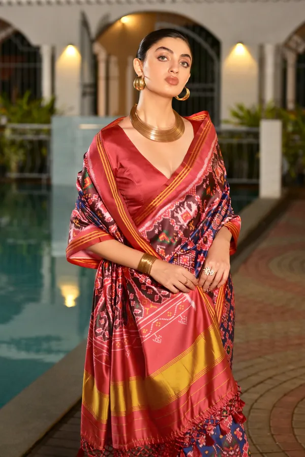 Golden_Lagdi_Patta_Pallu_and_Border_with_Rajkoti_Ikkat_Patola_Print_Saree_with_Blouse