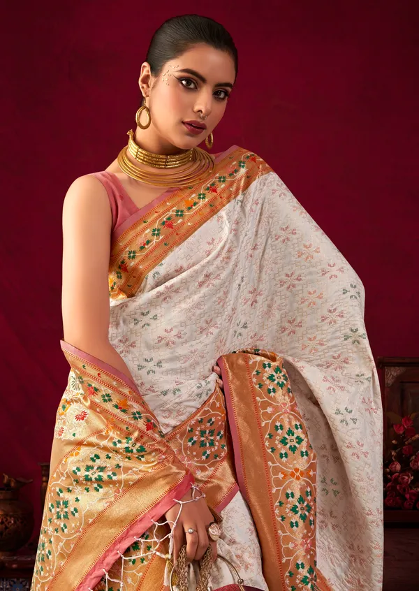 White_Paithani_Silk_Saree_With_Blouse_Piece_For_Women