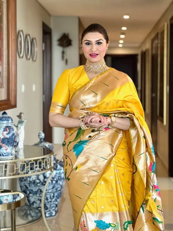 Yellow_Paithani_Silk_Saree_With_Blouse_Piece_For_Women