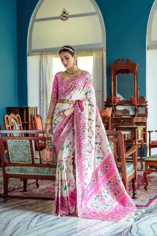 Off_White_Paithani_Silk_Saree_With_Blouse_Piece_For_Women