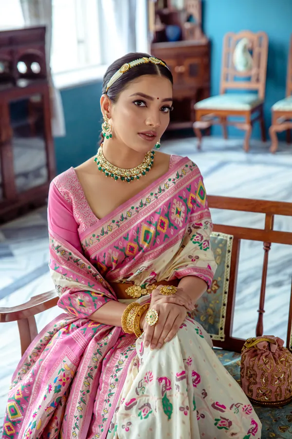 Off_White_Paithani_Silk_Saree_With_Blouse_Piece_For_Women