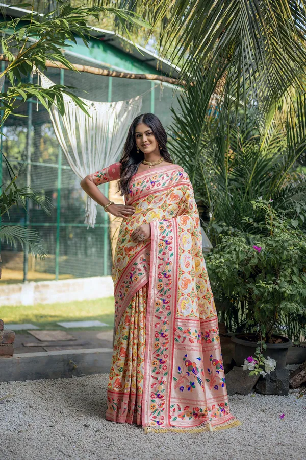 Off_White_Paithani_Silk_Saree_With_Blouse_Piece_For_Women