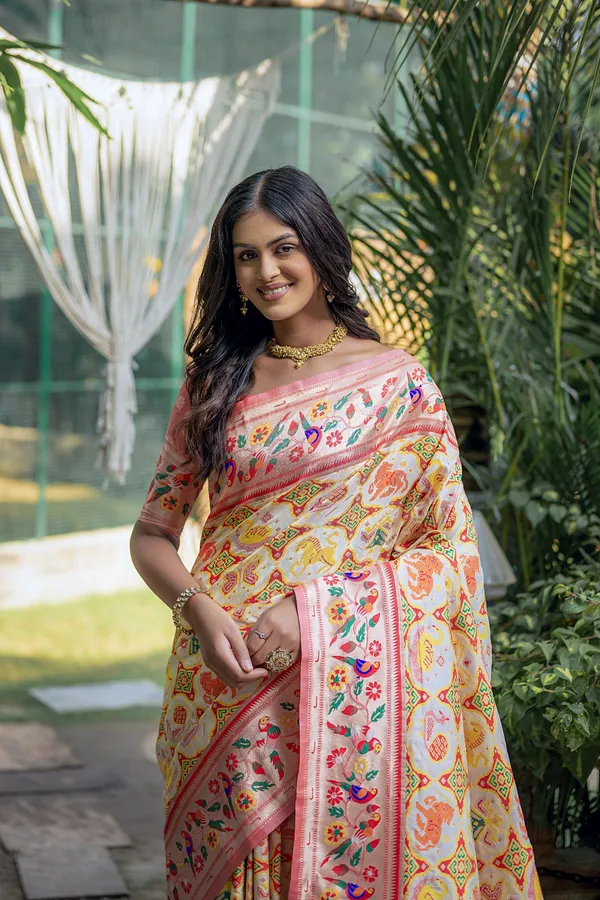 Off_White_Paithani_Silk_Saree_With_Blouse_Piece_For_Women
