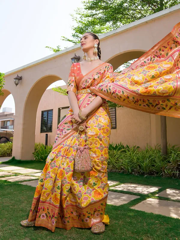 Yellow_Paithani_Silk_Saree_With_Blouse_Piece_For_Women