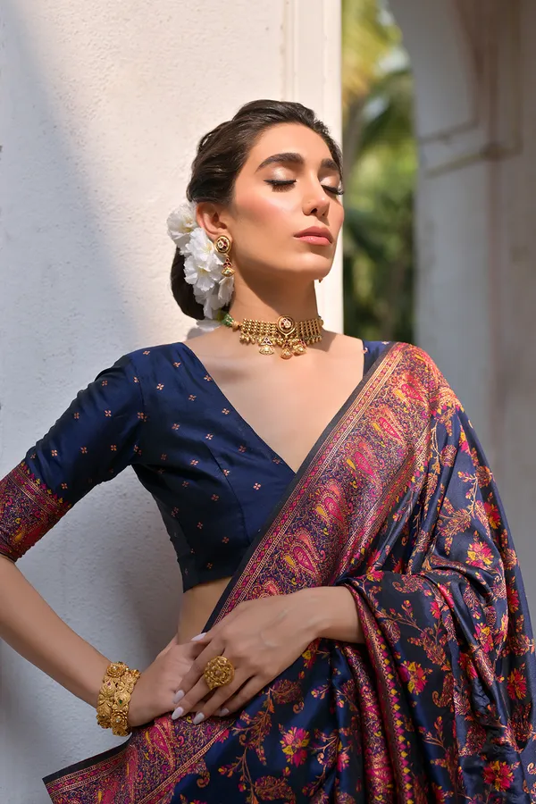 Navy_Blue_Ethnic_Motifs_Thread_Woven_Design_Zari_Border_Pashmina_Silk_Sarees