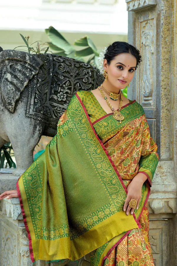 Green_Banarasi_Silk_Saree_With_Blouse_Piece_For_Women