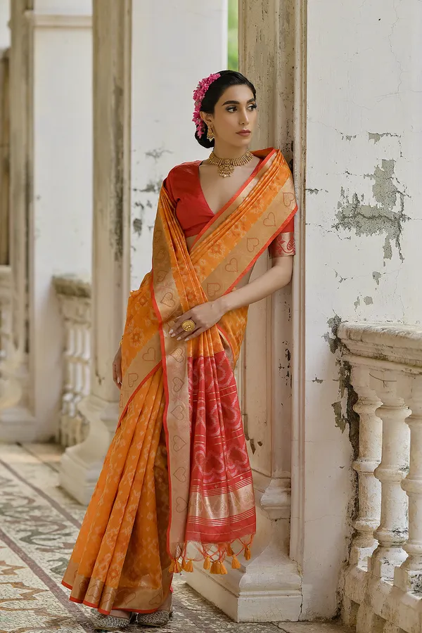 Mustard_Raw_Silk_Saree_With_Blouse_Piece_For_Women