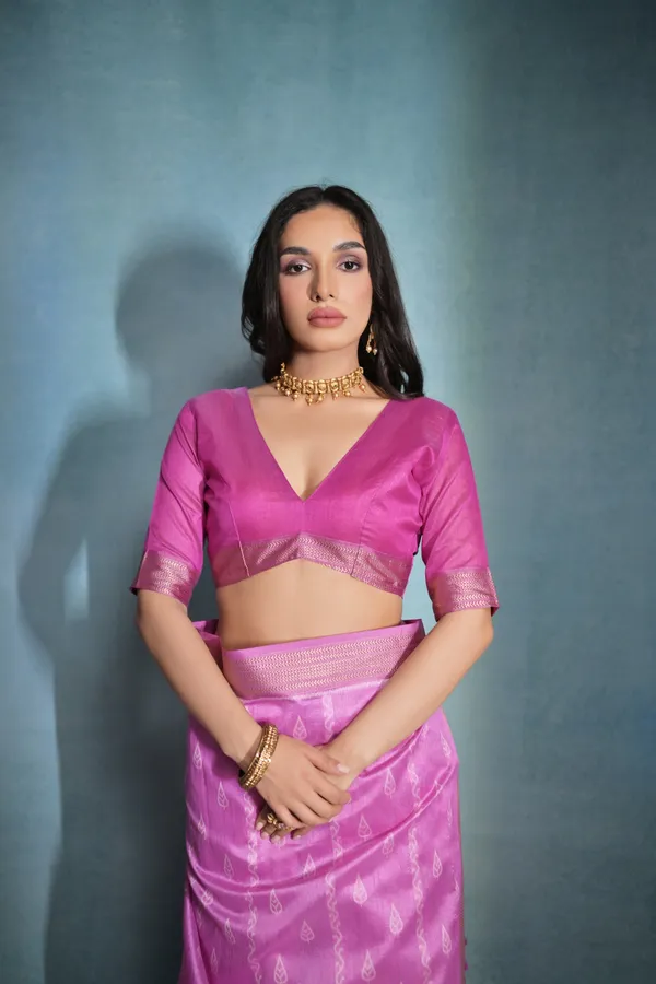 Pink_Raw_Silk_Saree_With_Blouse_Piece_For_Women