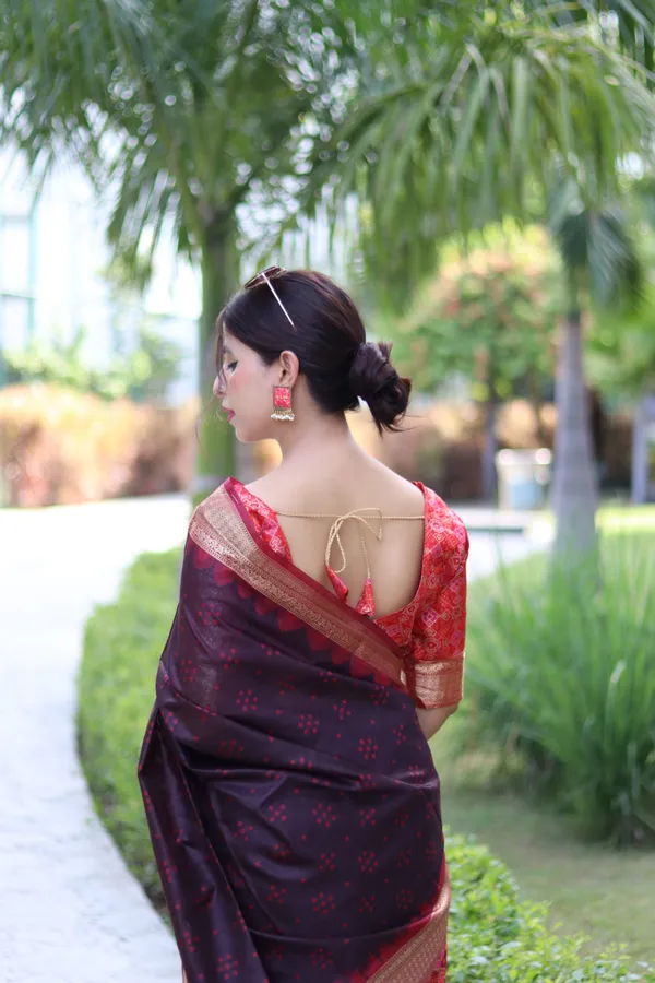 Black_Raw_Silk_Saree_With_Blouse_Piece_For_Women