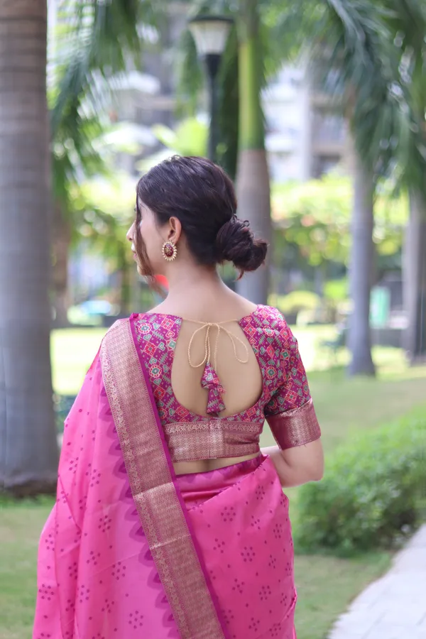 Baby_Pink_Raw_Silk_Saree_With_Blouse_Piece_For_Women