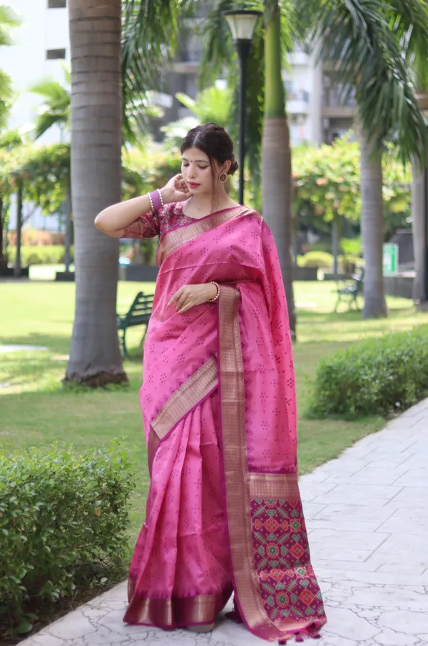 Baby_Pink_Raw_Silk_Saree_With_Blouse_Piece_For_Women