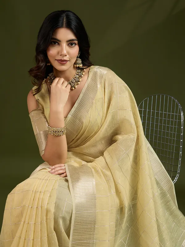 All_Over_Checks_Zari_Woven_Soft_Silk_Saree_With_Zari_Woven_Pallu