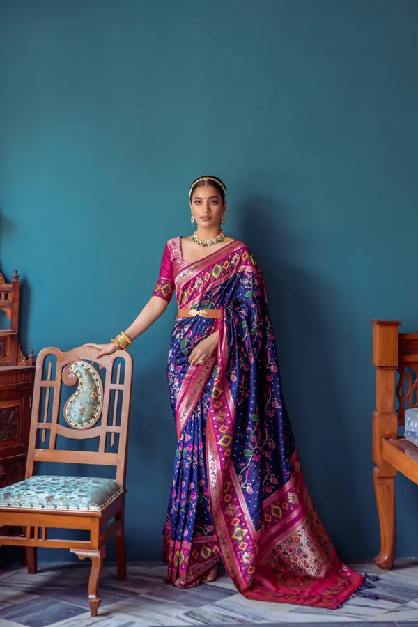 Navy_Blue_Paithani_Silk_Saree_With_Blouse_Piece_For_Women