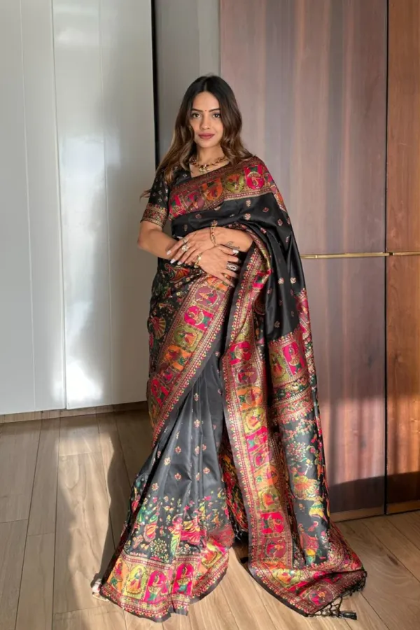 Black_Banarasi_Silk_Saree_With_Blouse_Piece_For_Women