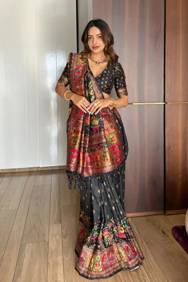 Black_Banarasi_Silk_Saree_With_Blouse_Piece_For_Women