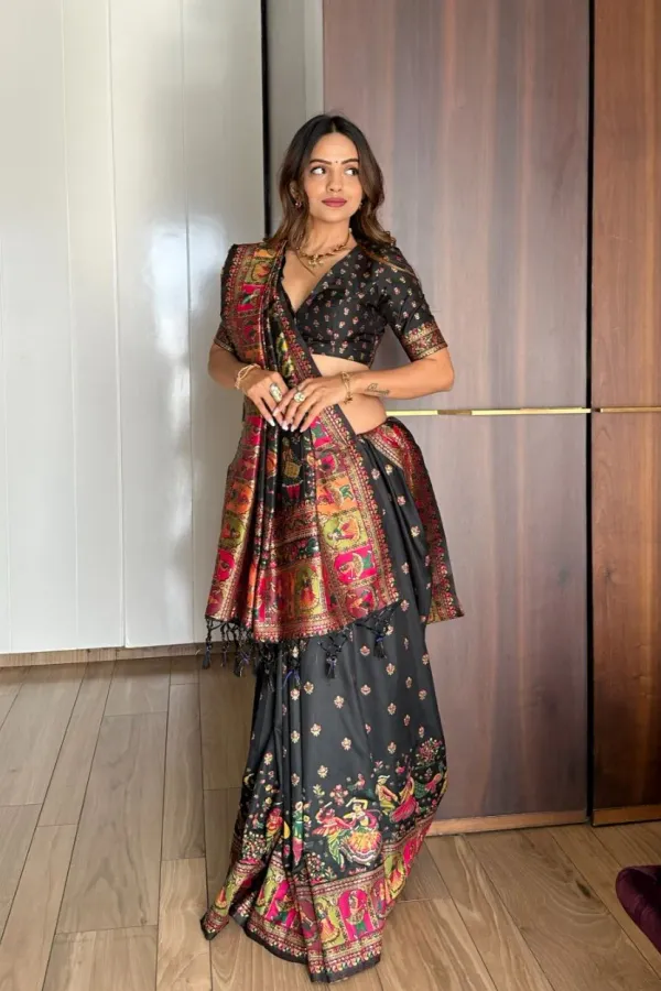 Black_Banarasi_Silk_Saree_With_Blouse_Piece_For_Women