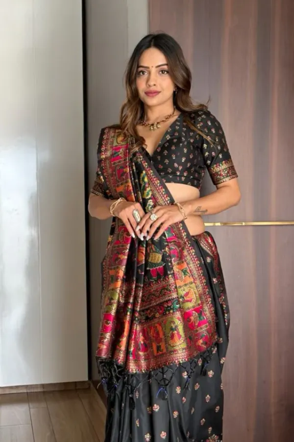 Black_Banarasi_Silk_Saree_With_Blouse_Piece_For_Women