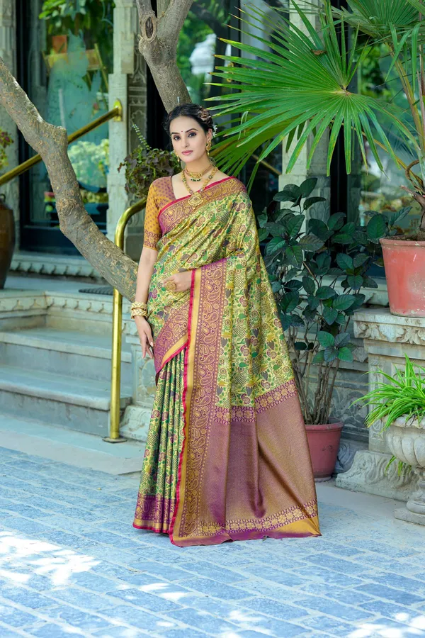 Wine_Banarasi_Silk_Saree_With_Blouse_Piece_For_Women