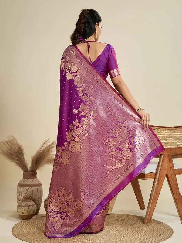 Zari_Woven_Butti_Design_Banarasi_Silk_Saree_With_Big_Flower_Zari_Woven_Border_With_Pallu
