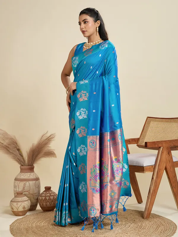 Coper_Silver_Zari_Woven_Butti_Banarasi_Silk_Saree_With_Border_With_Coper_Zari_Woven_Paithani_Pallu