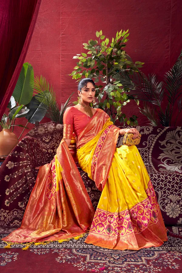 Yellow_Paithani_Silk_Saree_With_Blouse_Piece_For_Women