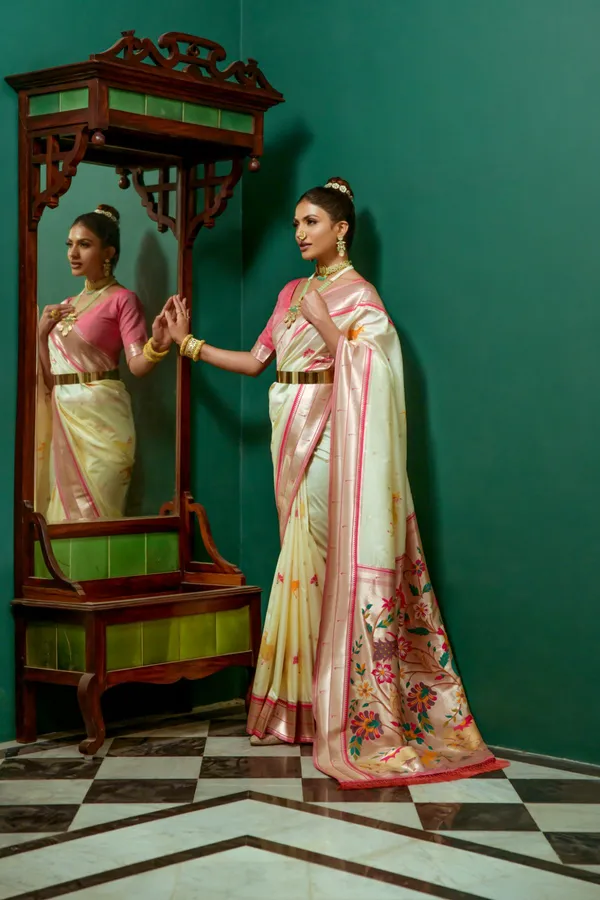 Cream_Paithani_Silk_Saree_With_Blouse_Piece_For_Women