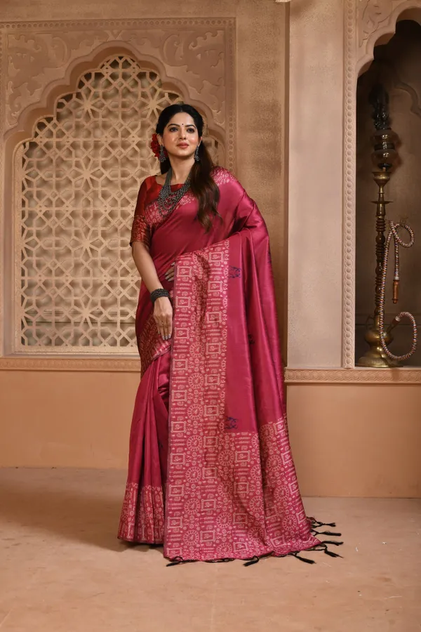 Pink_Handloom_Silk_Saree_With_Blouse_Piece_For_Women