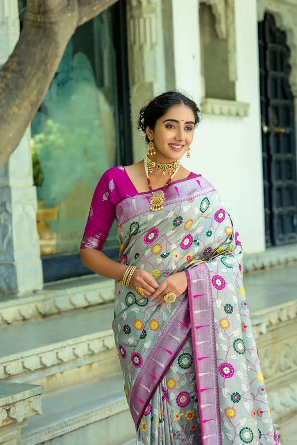 Grey_Paithani_Silk_Saree_With_Blouse_Piece_For_Women