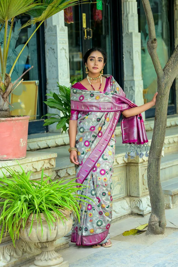Grey_Paithani_Silk_Saree_With_Blouse_Piece_For_Women