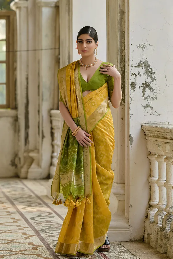 Yellow_Raw_Silk_Saree_With_Blouse_Piece_For_Women