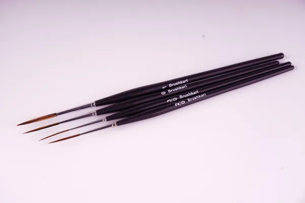 Pack_Of_4_LINER_Precision_brushes_with_Brush_Holder_with_Sharp_Pointed_tip_And_Ergonomical_Handle