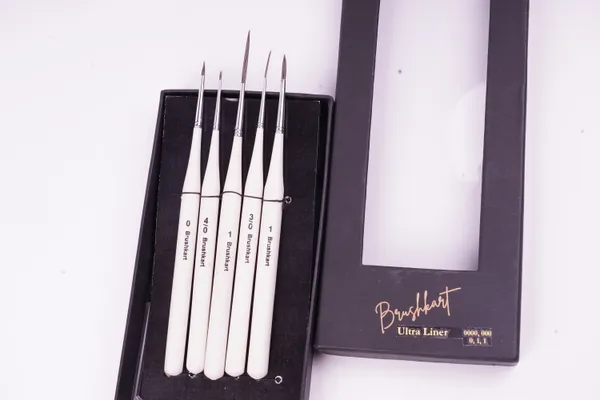 Ultra_Mini_Liner_Set_of_5_Fine_Brushes_with_Ergonomical_Handle_for_Detail_Painting