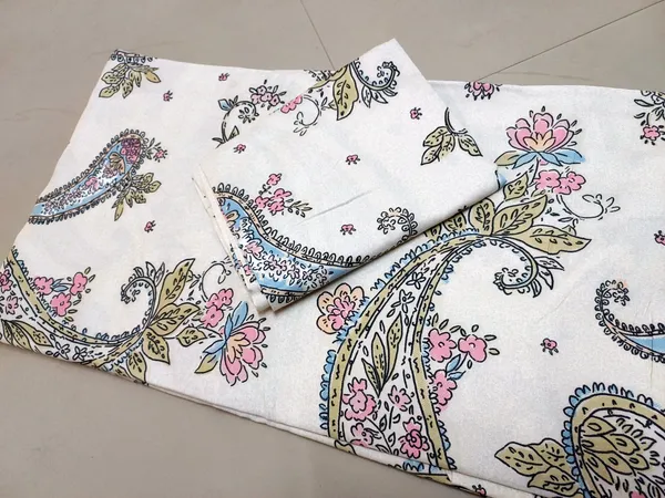 Off_White_Glace_Cotton_Bedsheet_|_Super_King_Size_|__With_2_Pillow_Covers_|_106X120_Inch|_240_TC