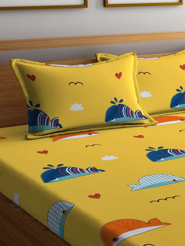 Yellow_whale_Kids_Cartoon_Print_BedSheet_Double_Bed_With_2_Pillow_Covers