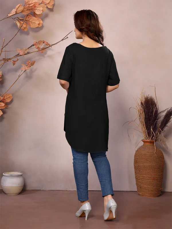 Black_Pure_Viscose_Round_Neck_Hip_Length_Full_Sleeve_Tunic_For_Women
