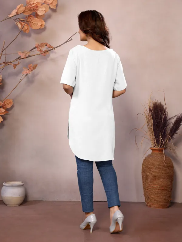 White_Pure_Viscose_Boat_Neck_Hip_Length_Half_Sleeve_Tunic_For_Women