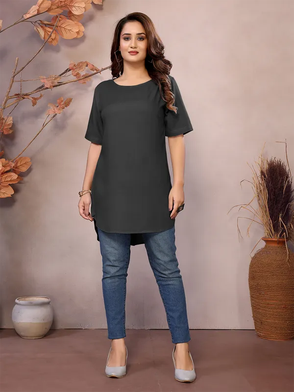 Carcoal_Pure_Viscose_Boat_Neck_Hip_Length_Half_Sleeve_Tunic_For_Women
