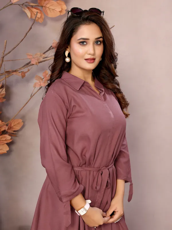 Red_Pure_Viscose_Collared_Neck_Hip_Length_Half_Sleeve_Tunic_For_Women