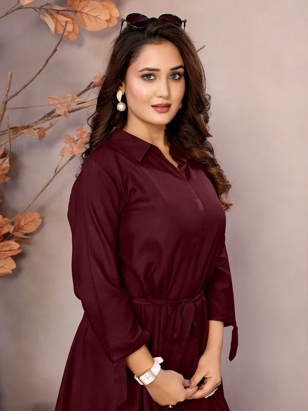 Maroon_Pure_Viscose_Collared_Neck_Hip_Length_Half_Sleeve_Tunic_For_Women