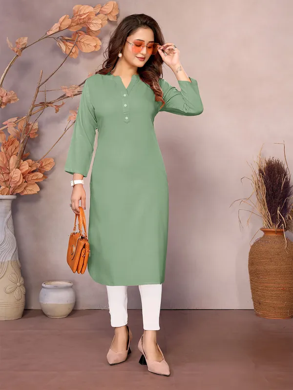Pista_Pure_Viscose_Mandarin_V-Neck_Neck_Long_Knee_Length_3/4_Sleeve_Kurti_For_Women