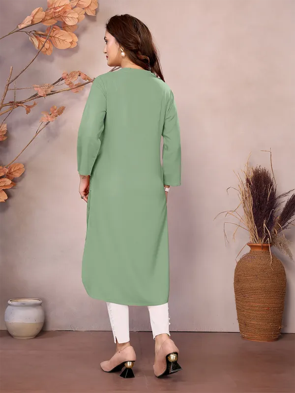 Pista_Pure_Viscose_Mandarin_V-Neck_Neck_Long_Knee_Length_3/4_Sleeve_Kurti_For_Women