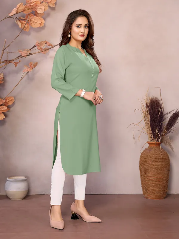 Pista_Pure_Viscose_Mandarin_V-Neck_Neck_Long_Knee_Length_3/4_Sleeve_Kurti_For_Women