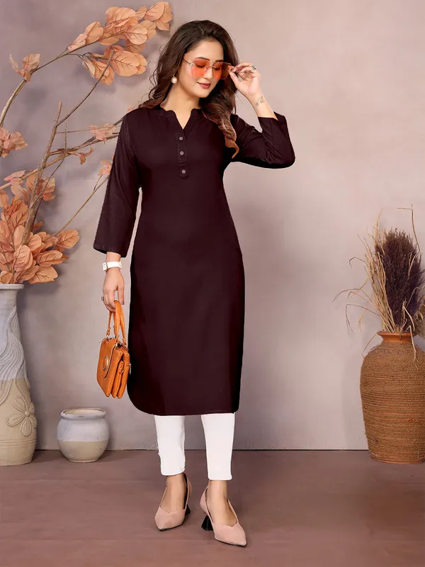 Brown_Pure_Viscose_Mandarin_V-Neck_Neck_Long_Knee_Length_3/4_Sleeve_Kurti_For_Women